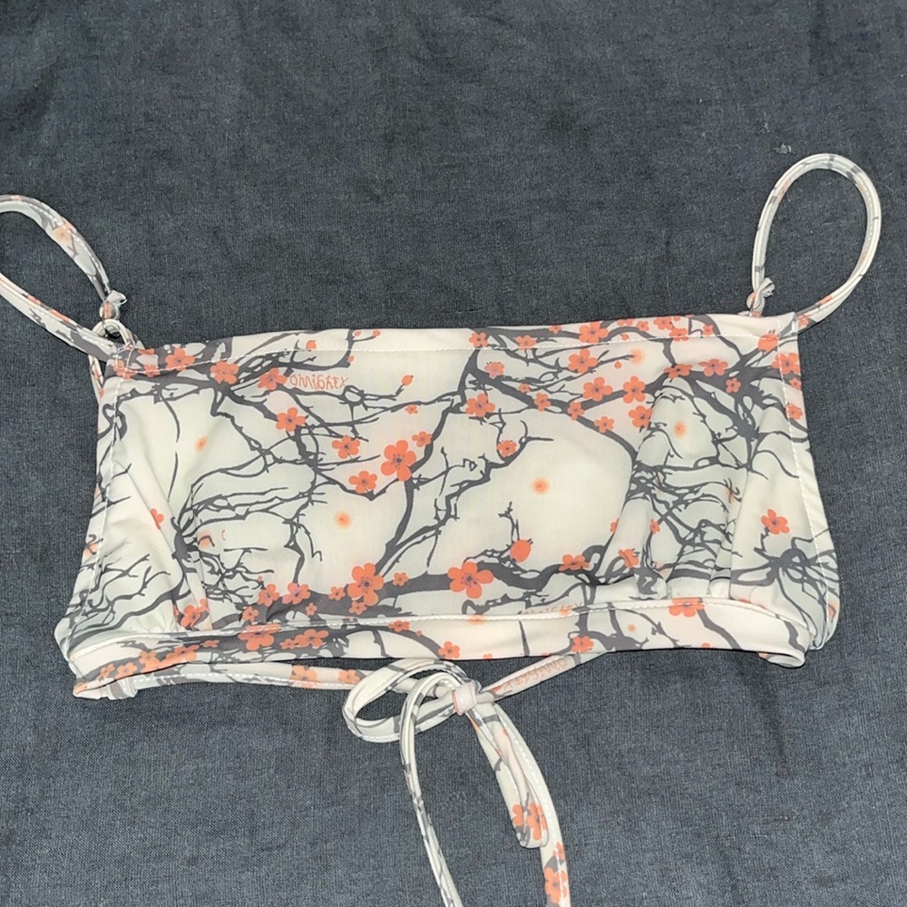 OMIGHTY Floral cherry blossom top